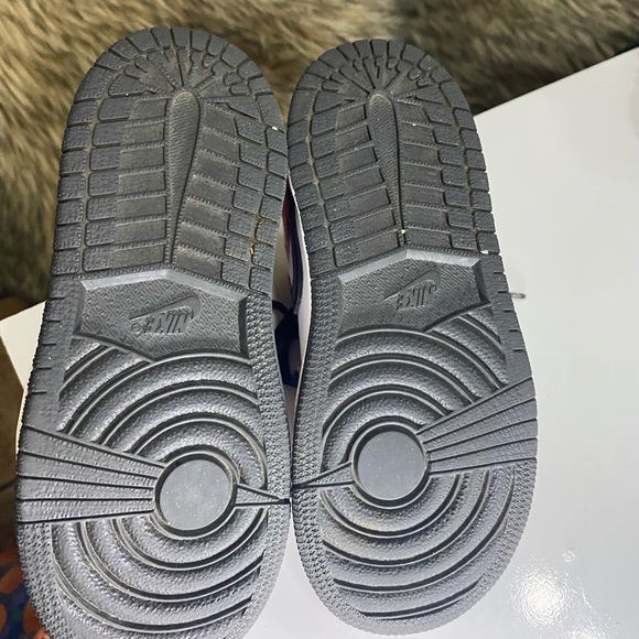 Gently used. Hardly worn. Nike kids size 9C (No box) - Picture 6 of 6